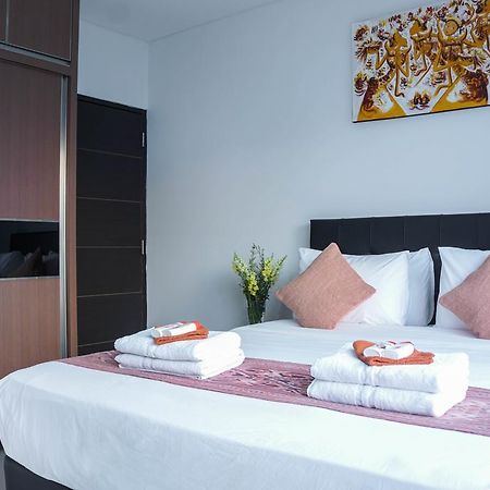 The Cupcake Suites Giacarta Esterno foto